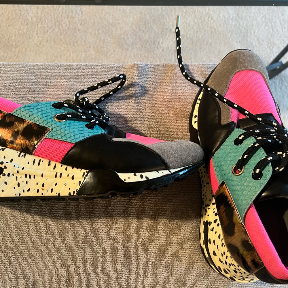 Steve Madden, multi colored sneakers - size 7M